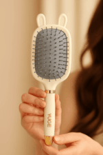 Brosse design pour un démêlage en douceur et sans électricité statique